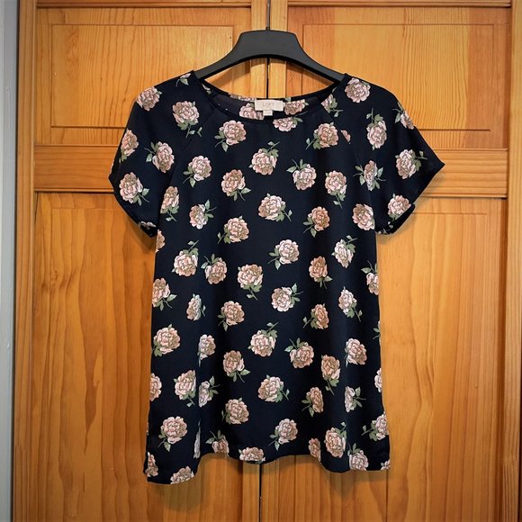 LOFT Tops - Floral LOFT blouse